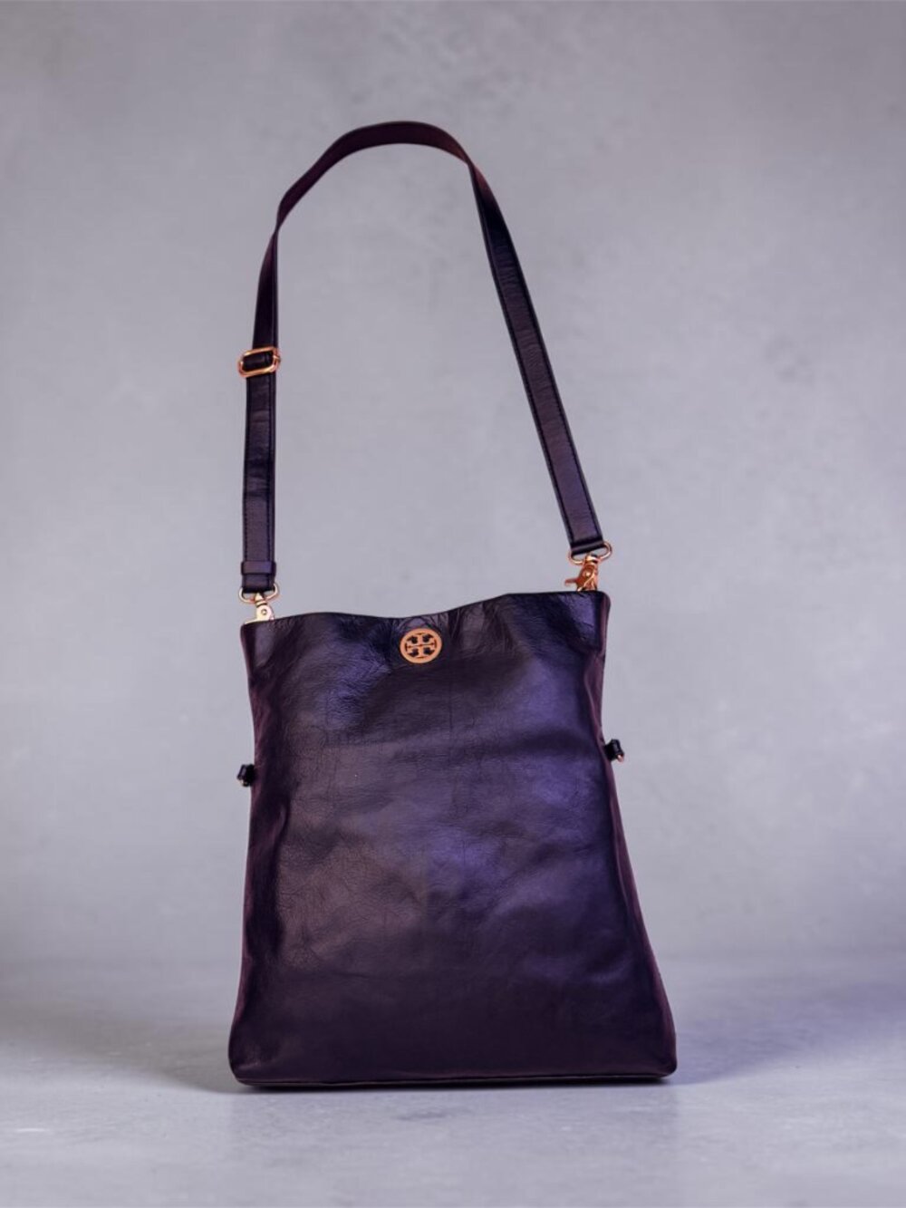 Tory Burch Dena Black Leather Foldover Crossbody Clutch Shoulder Bag Gold Logo - Picture 3 of 10